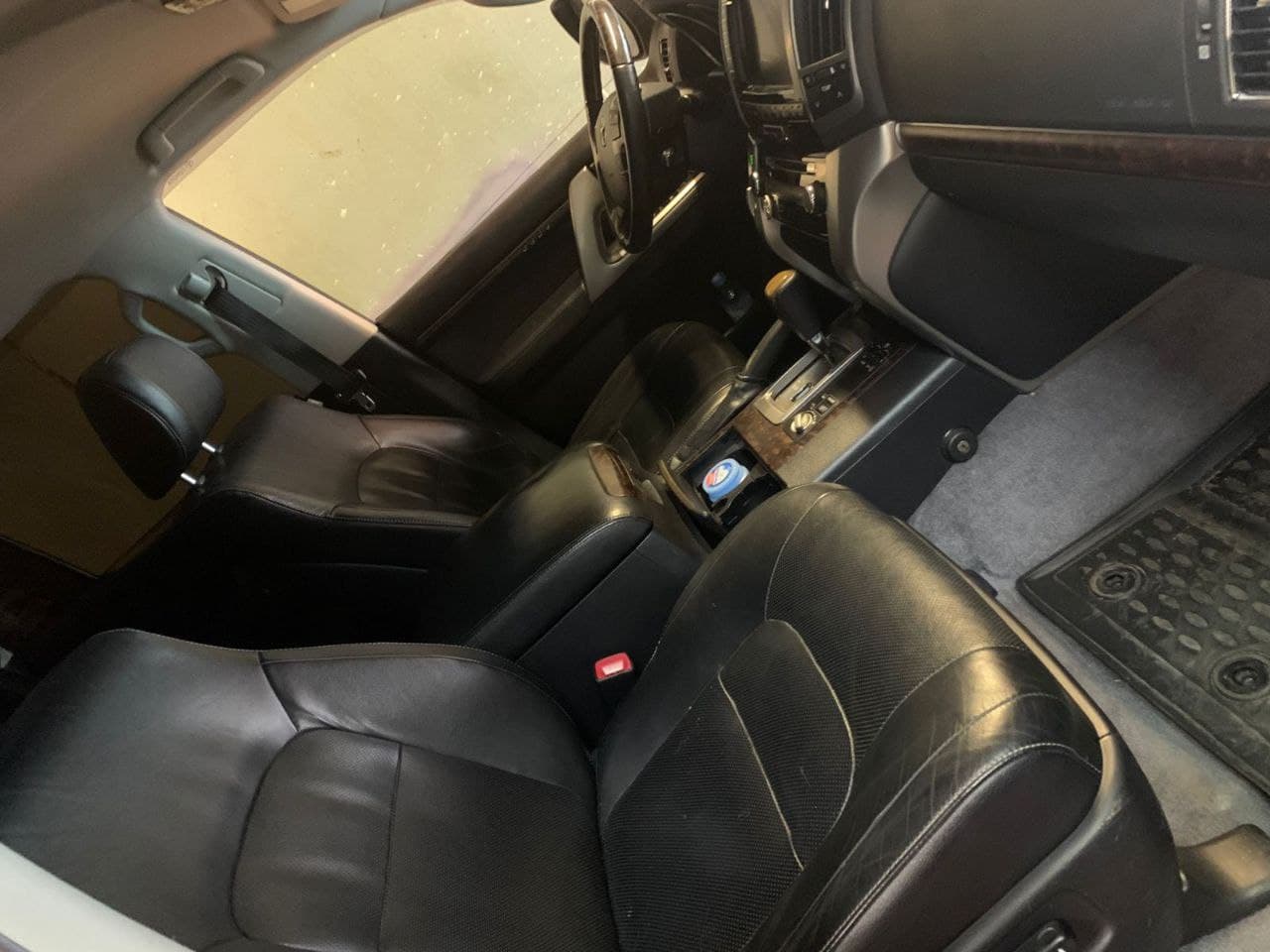 Перетяжка салона Land Cruiser 200 в автоателье Цех №13, до — фото 2