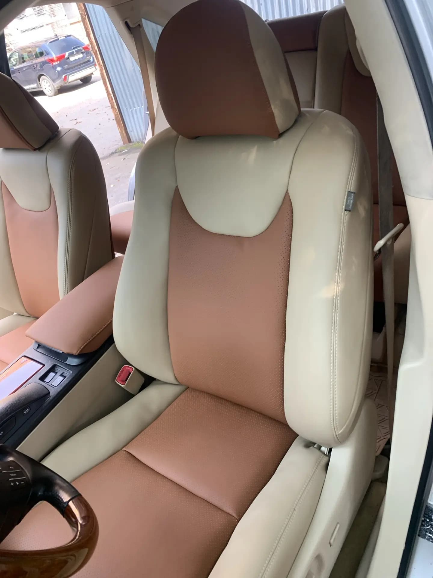 Перетяжка салона Lexus в автоателье Цех №13, после — фото 7